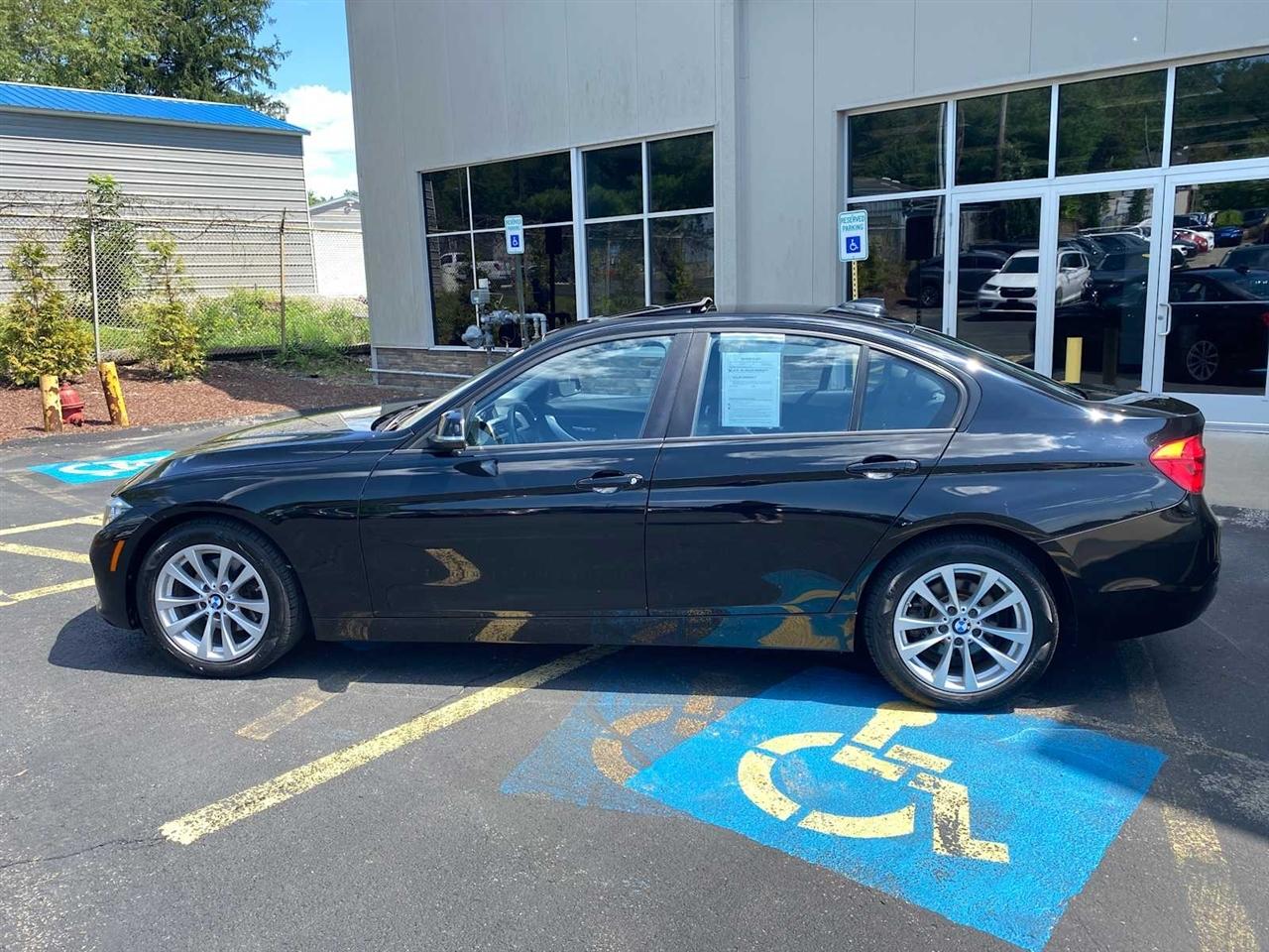 BMW 3-Series 320i xDrive Sedan 2017