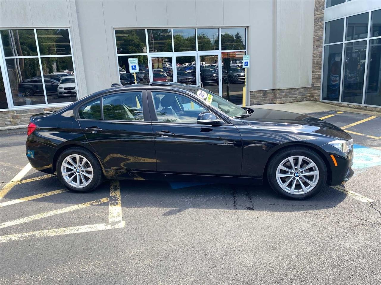 BMW 3-Series 320i xDrive Sedan 2017
