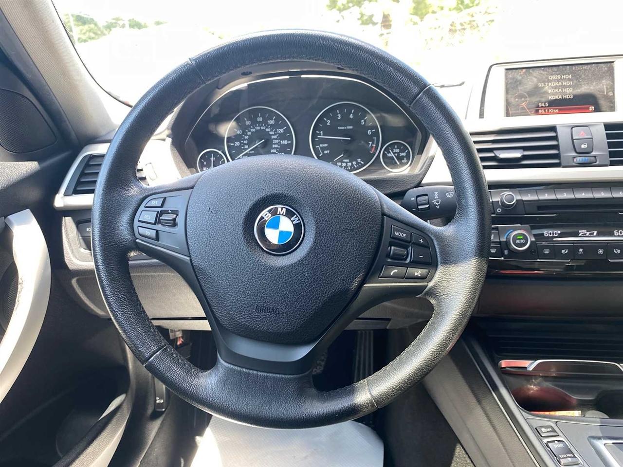 BMW 3-Series 320i xDrive Sedan 2017