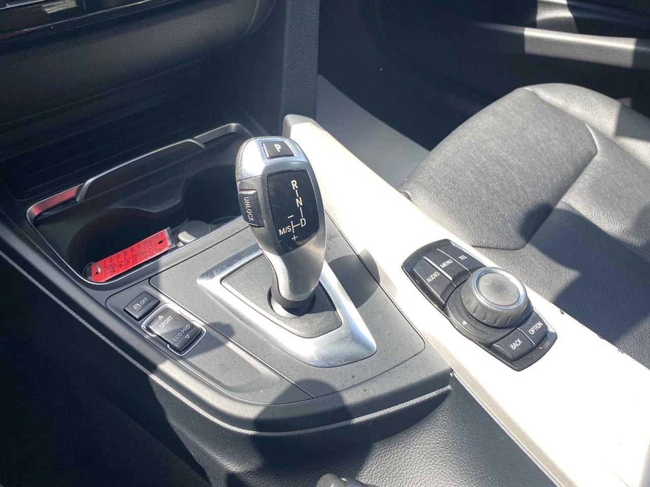 BMW 3-Series 320i xDrive Sedan 2017