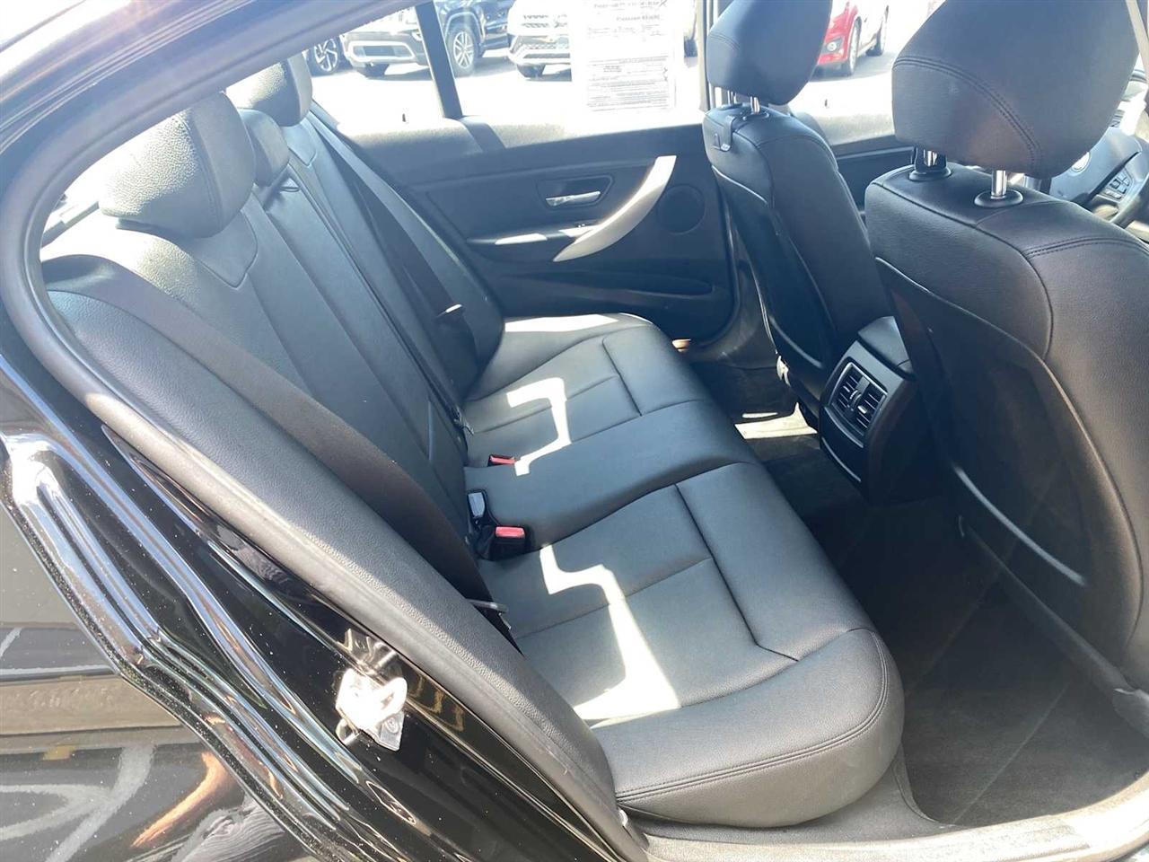 BMW 3-Series 320i xDrive Sedan 2017
