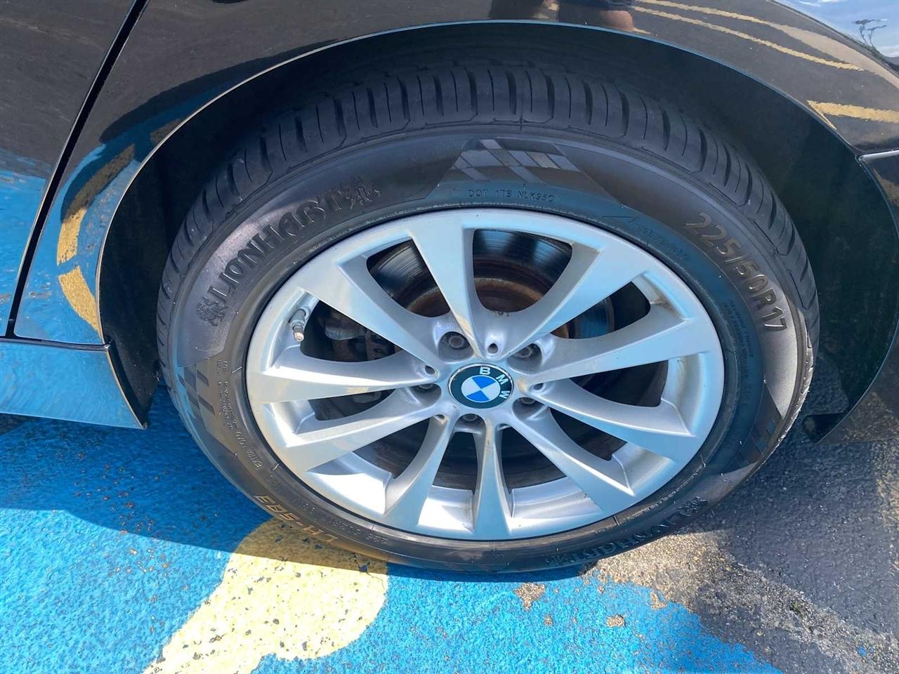 BMW 3-Series 320i xDrive Sedan 2017