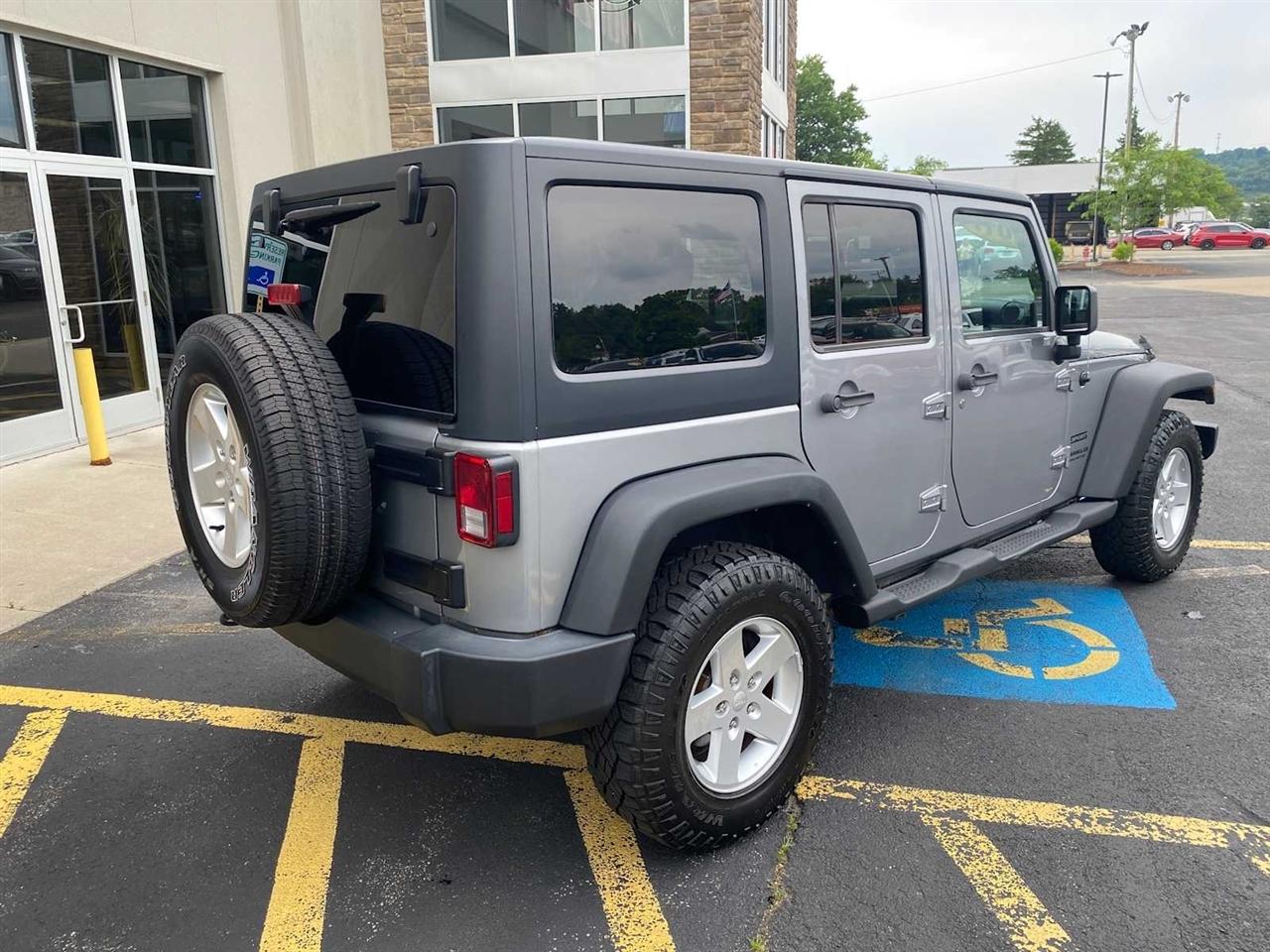 Jeep Wrangler Unlimited Sport 4WD 2017
