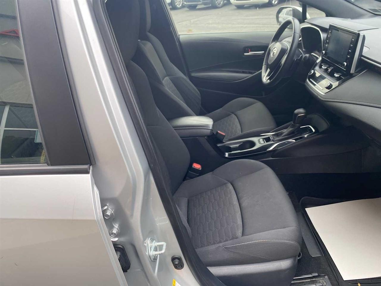 Toyota Corolla SE Hatchback 2020