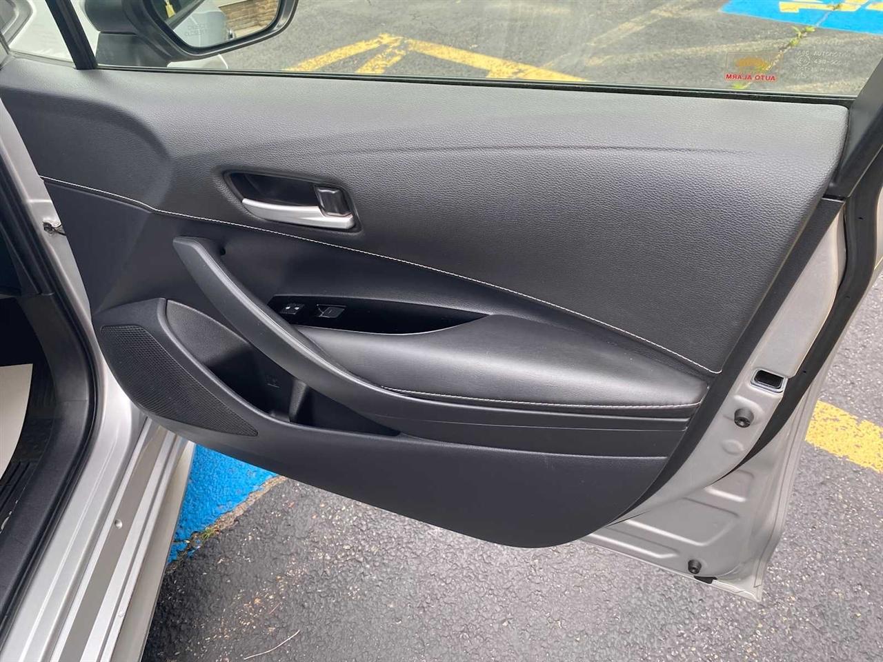 Toyota Corolla SE Hatchback 2020