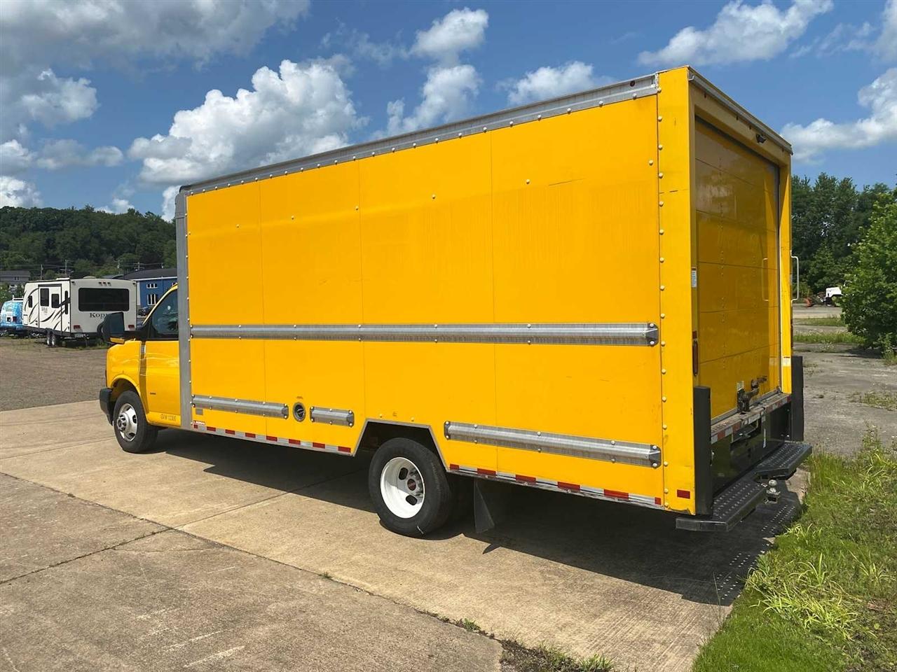 GMC Savana G3500 177 in. 2021