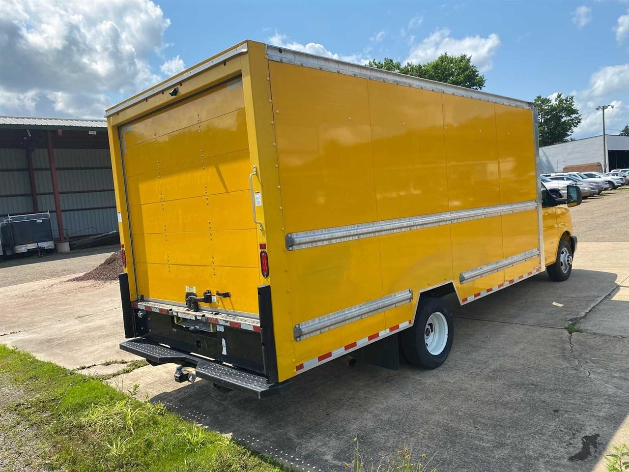 GMC Savana G3500 177 in. 2021