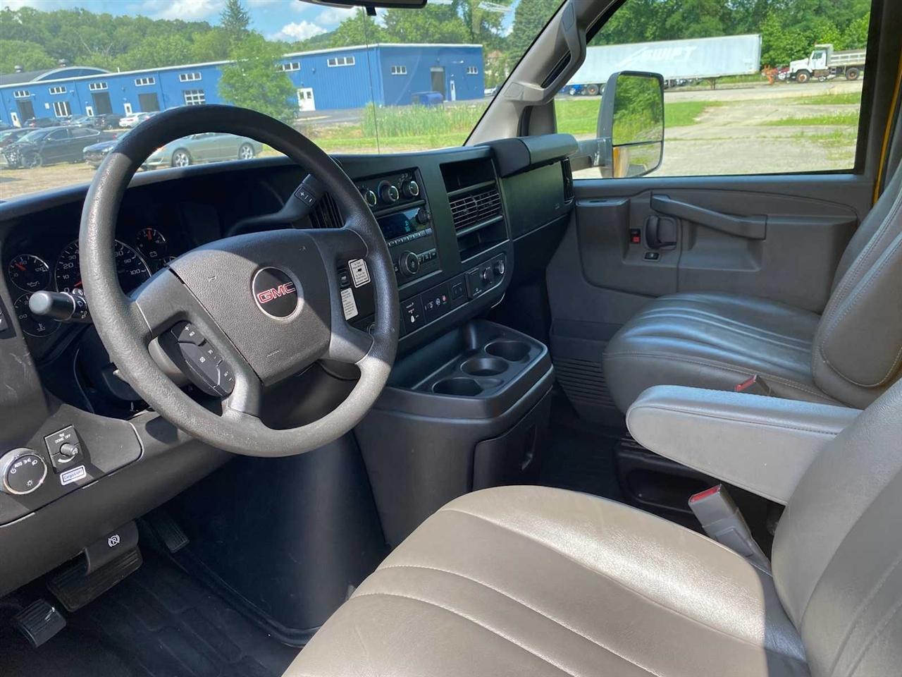 GMC Savana G3500 177 in. 2021