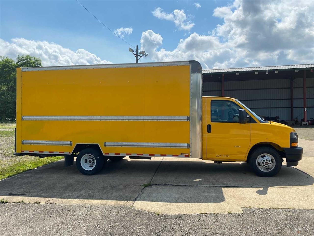 GMC Savana G3500 177 in. 2021