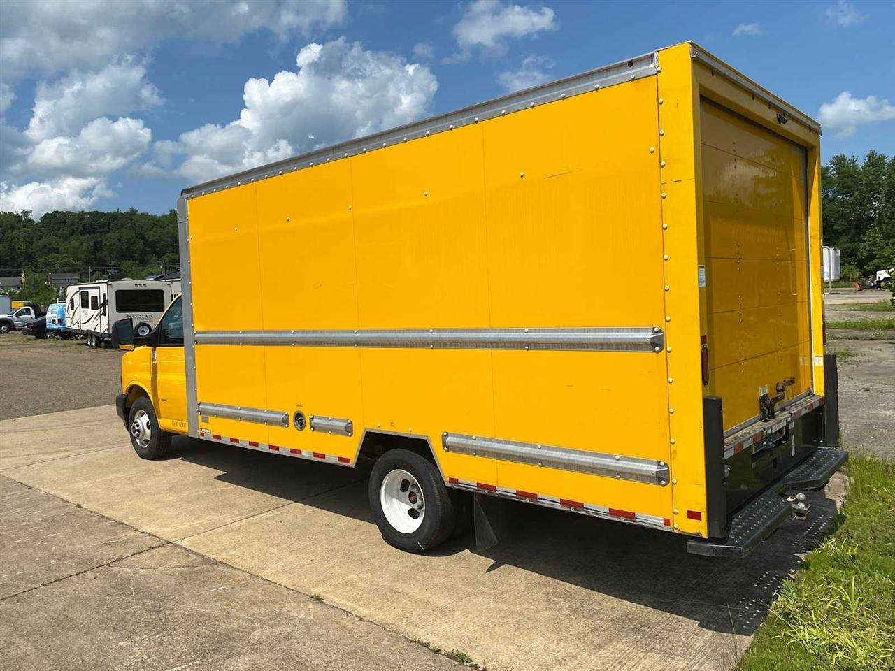 GMC Savana G3500 177 in. 2021