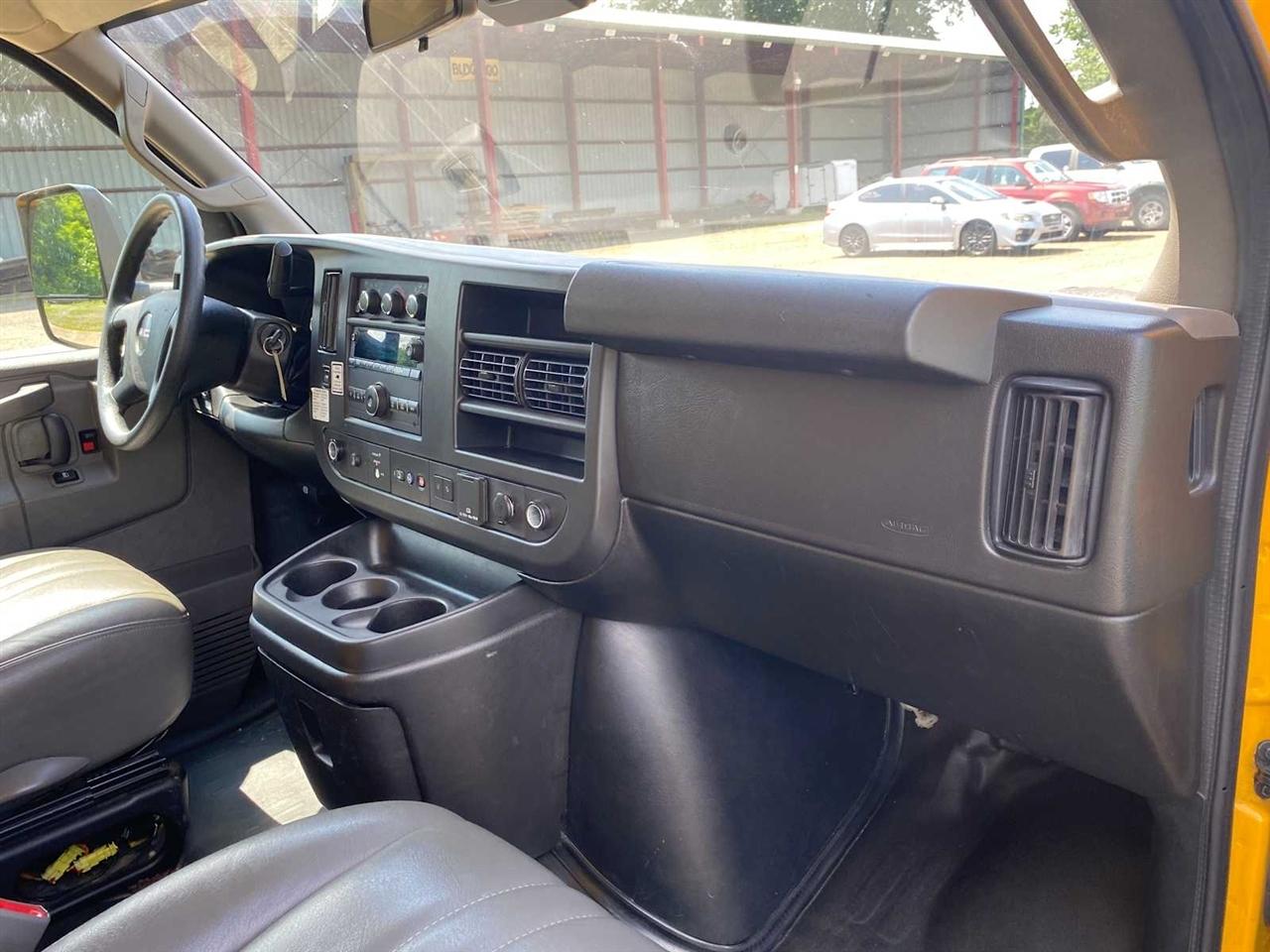 GMC Savana G3500 177 in. 2021