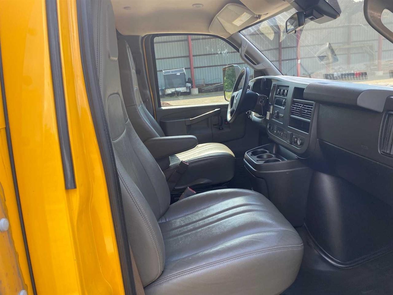 GMC Savana G3500 177 in. 2021