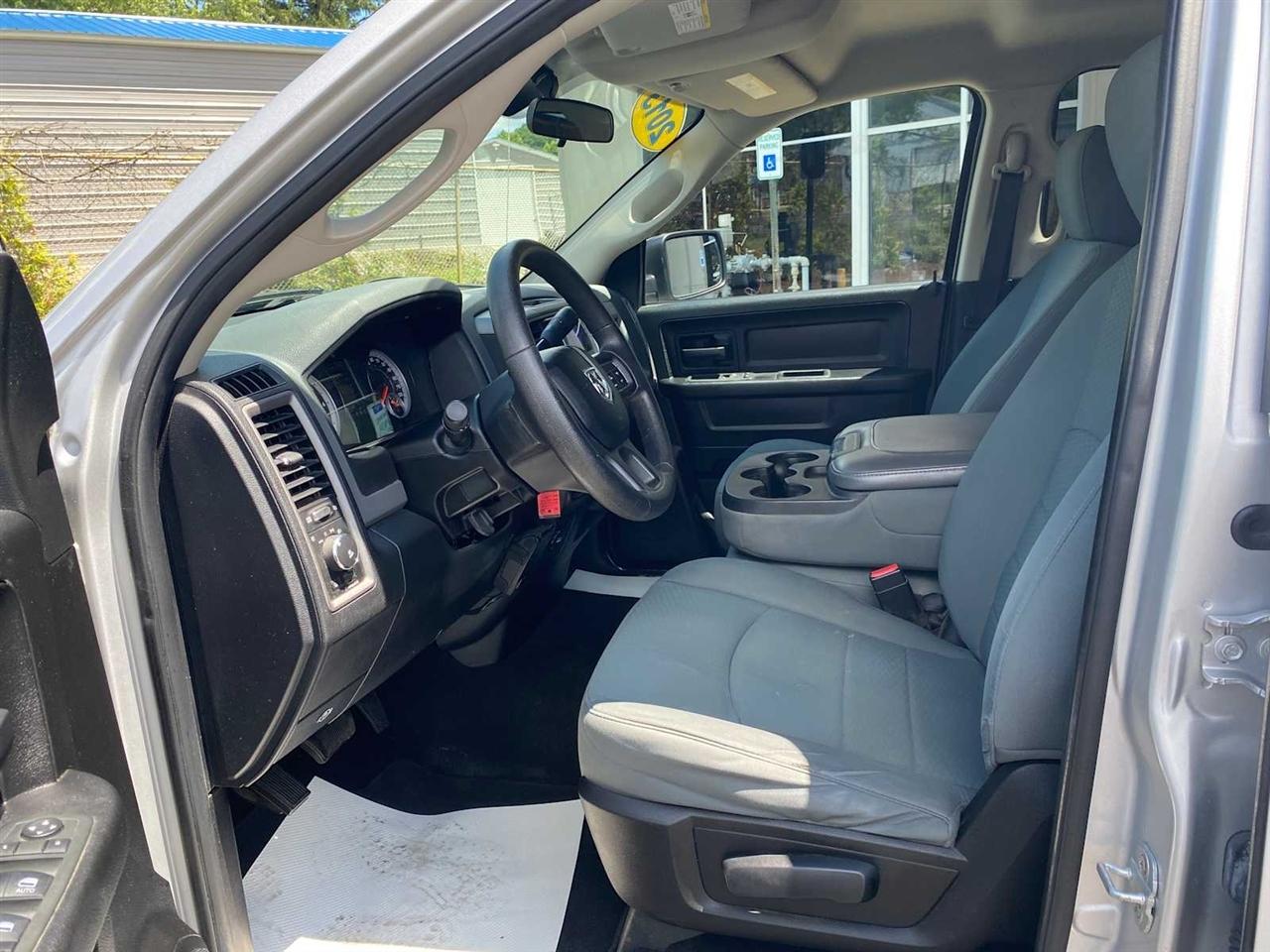 RAM 1500 Express 4x4 Quad Cab 6'4" Box 2013