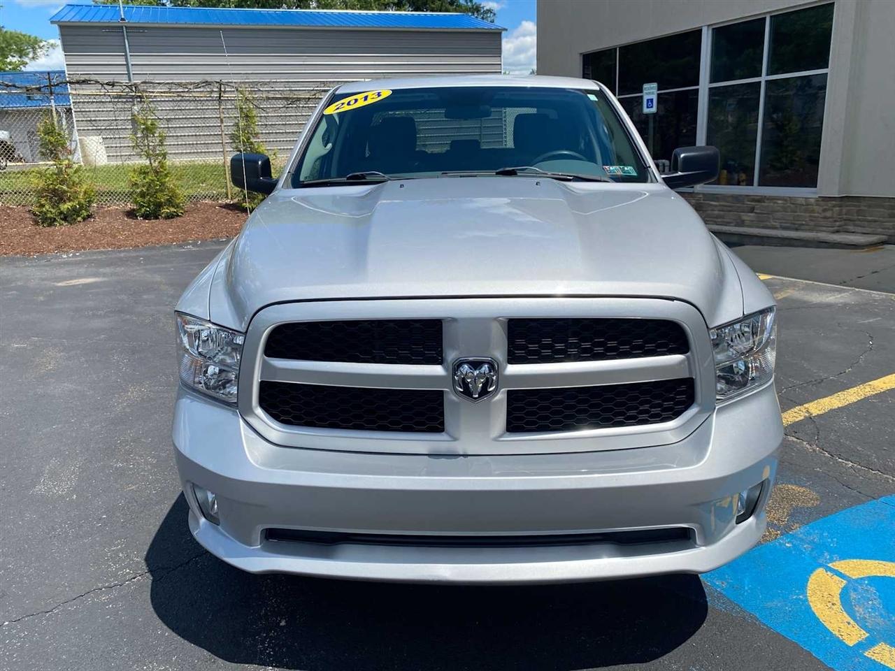 RAM 1500 Express 4x4 Quad Cab 6'4" Box 2013