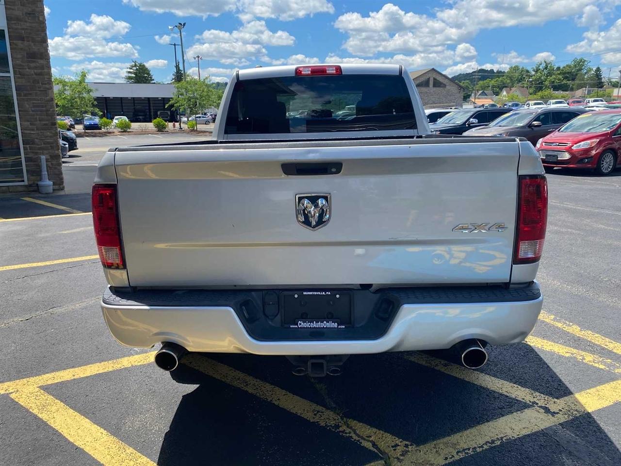 RAM 1500 Express 4x4 Quad Cab 6'4" Box 2013