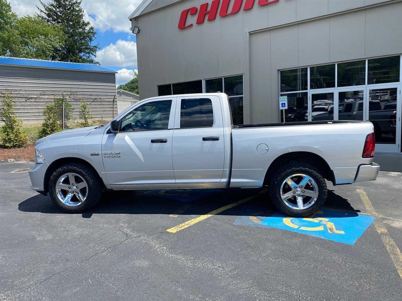 RAM 1500 Express 4x4 Quad Cab 6'4" Box 2013