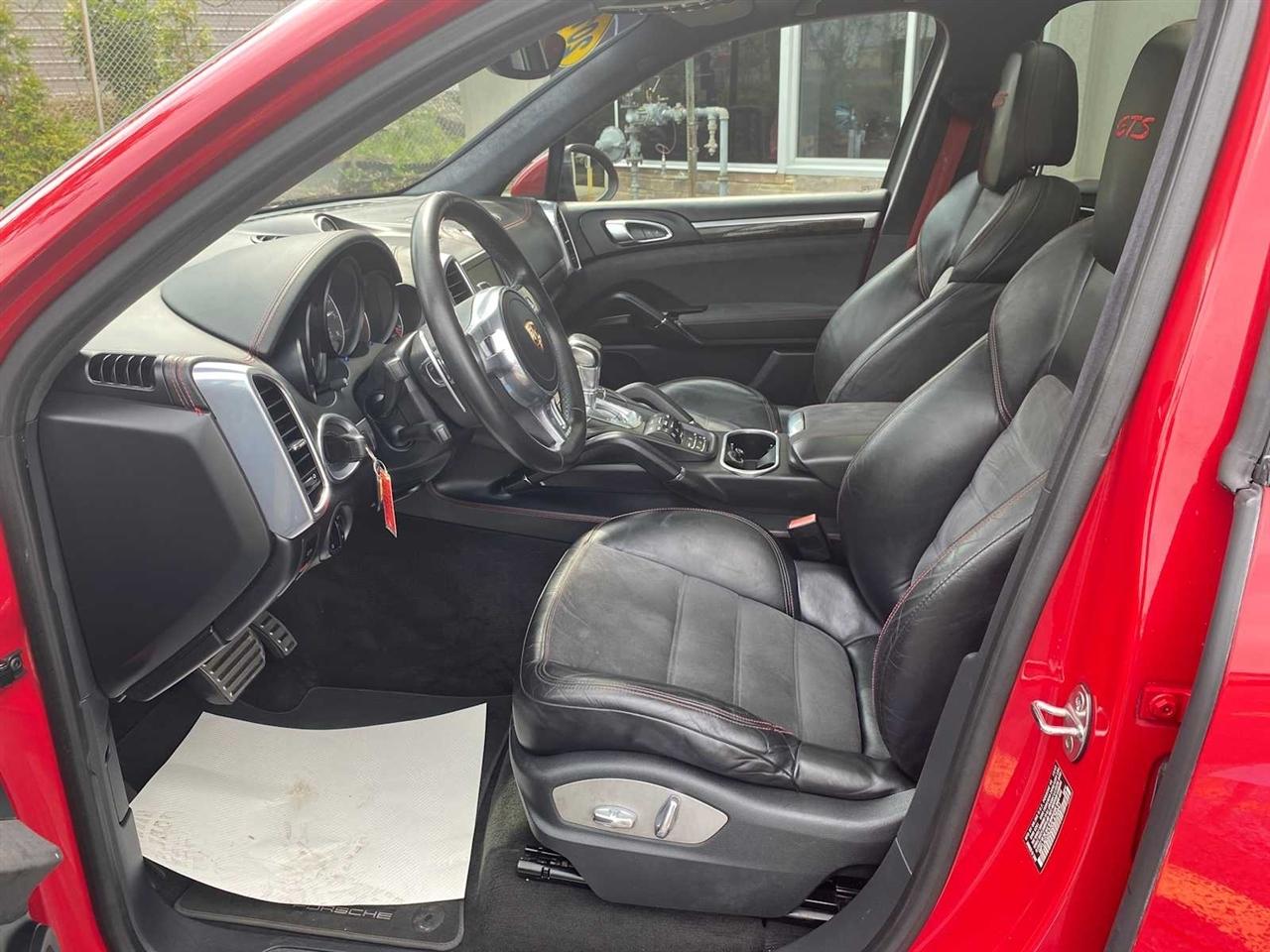 Porsche Cayenne GTS 2013