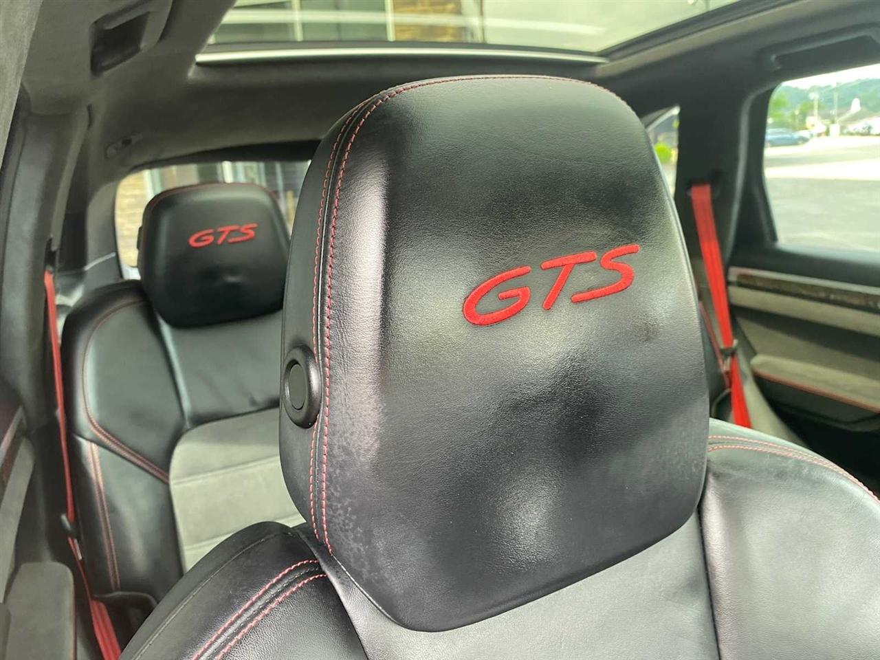 Porsche Cayenne GTS 2013