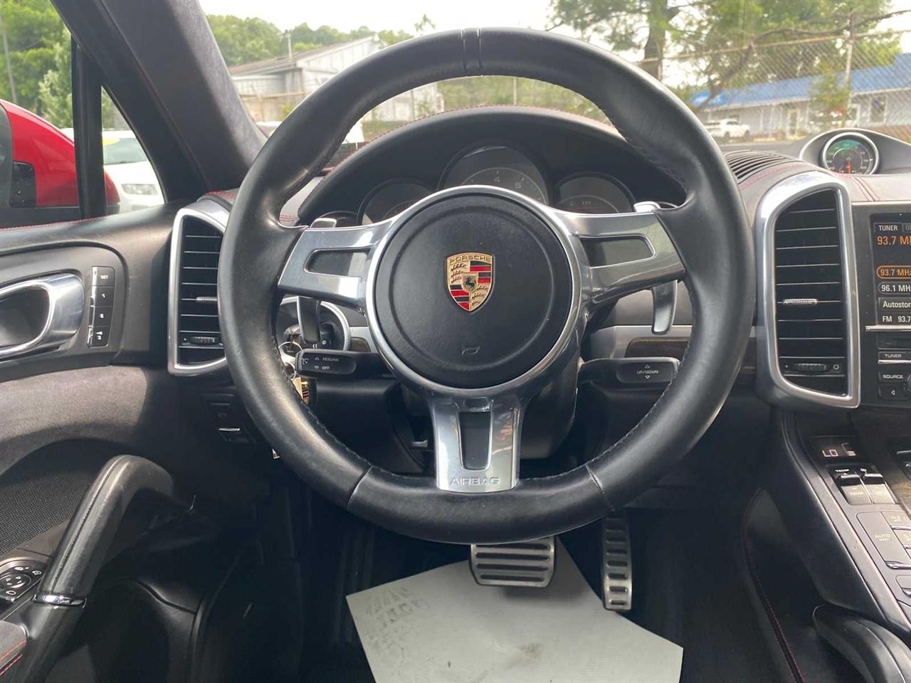 Porsche Cayenne GTS 2013