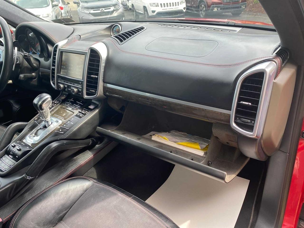 Porsche Cayenne GTS 2013