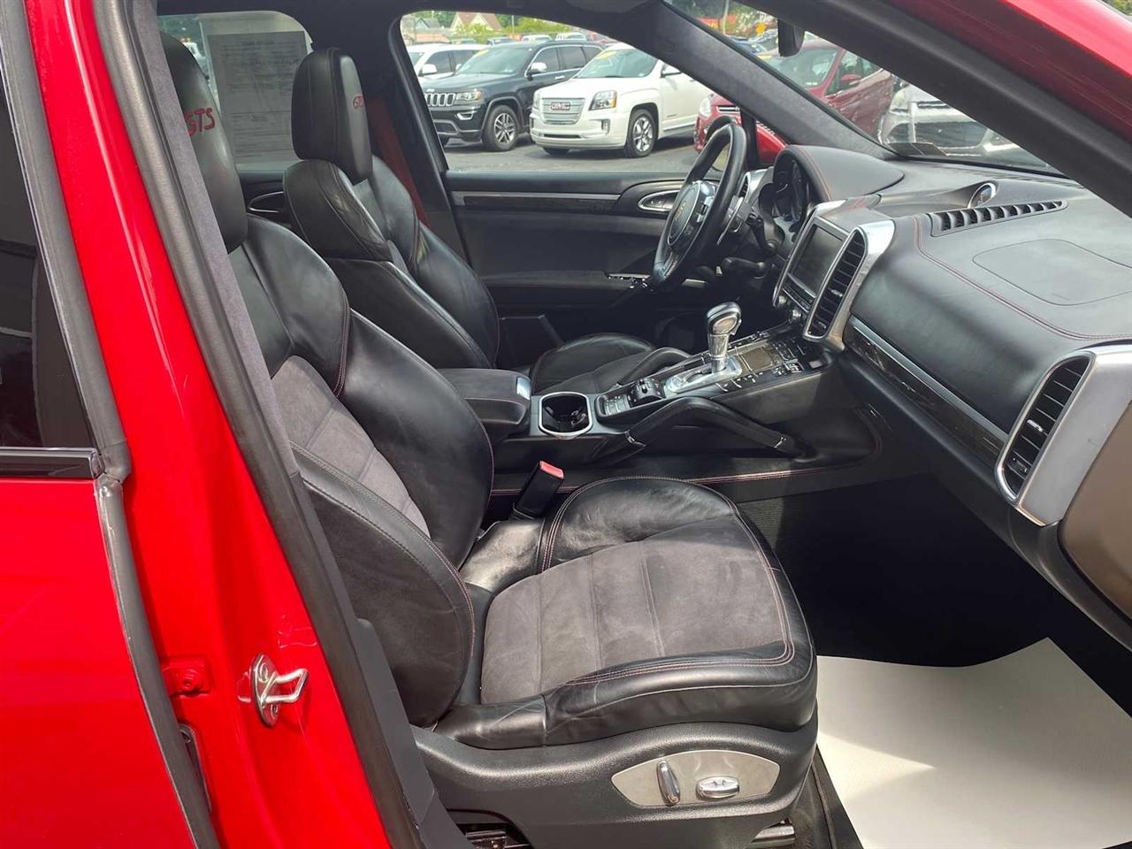 Porsche Cayenne GTS 2013