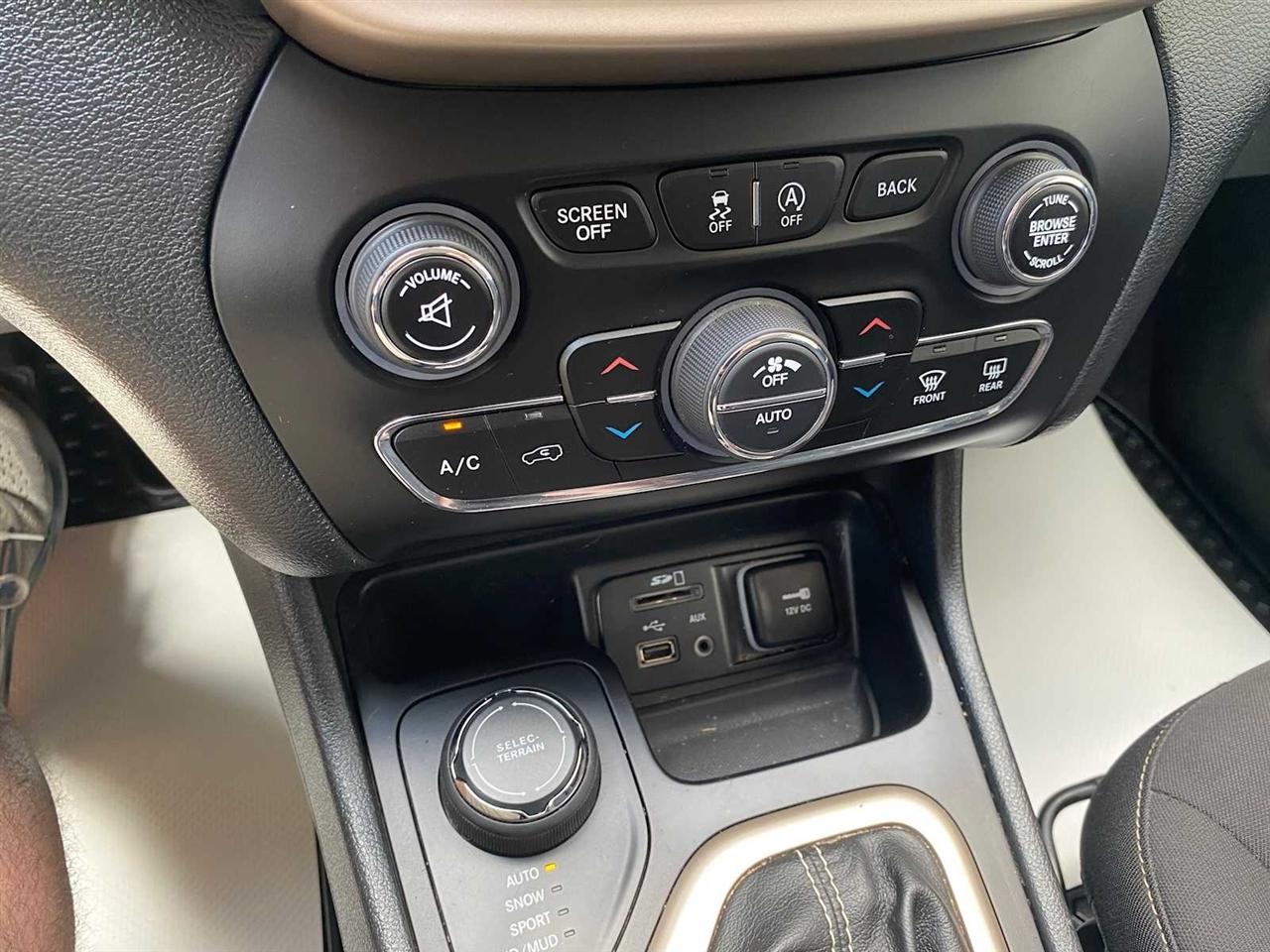 Jeep Cherokee Latitude 4WD 2016