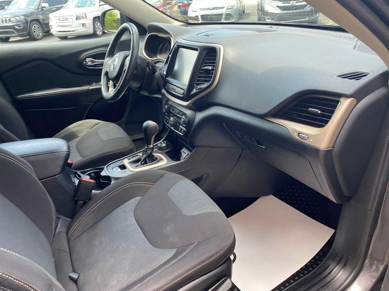 Jeep Cherokee Latitude 4WD 2016