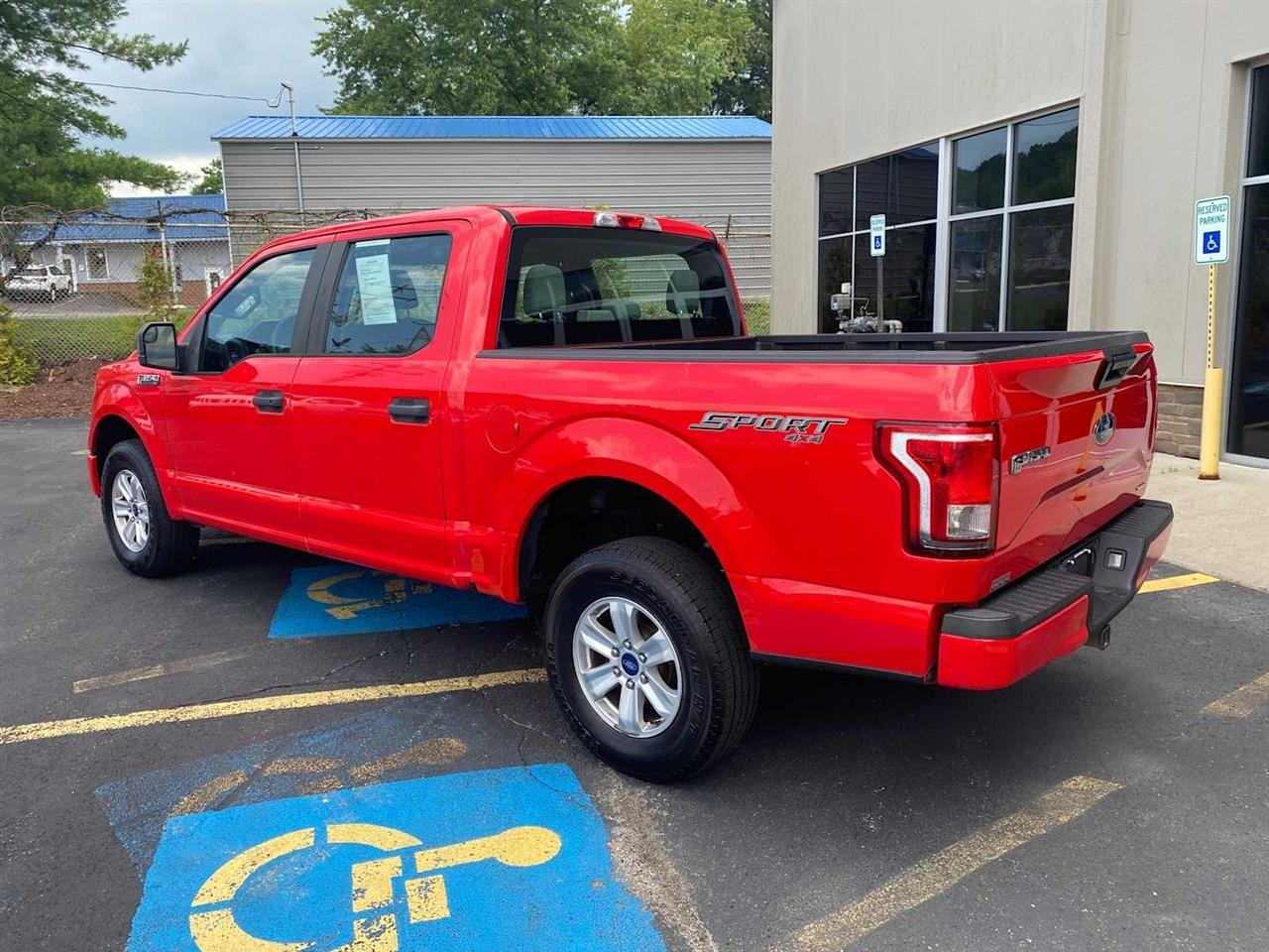 Ford F-150 XL SuperCrew 5.5-ft. Bed 4WD 2015