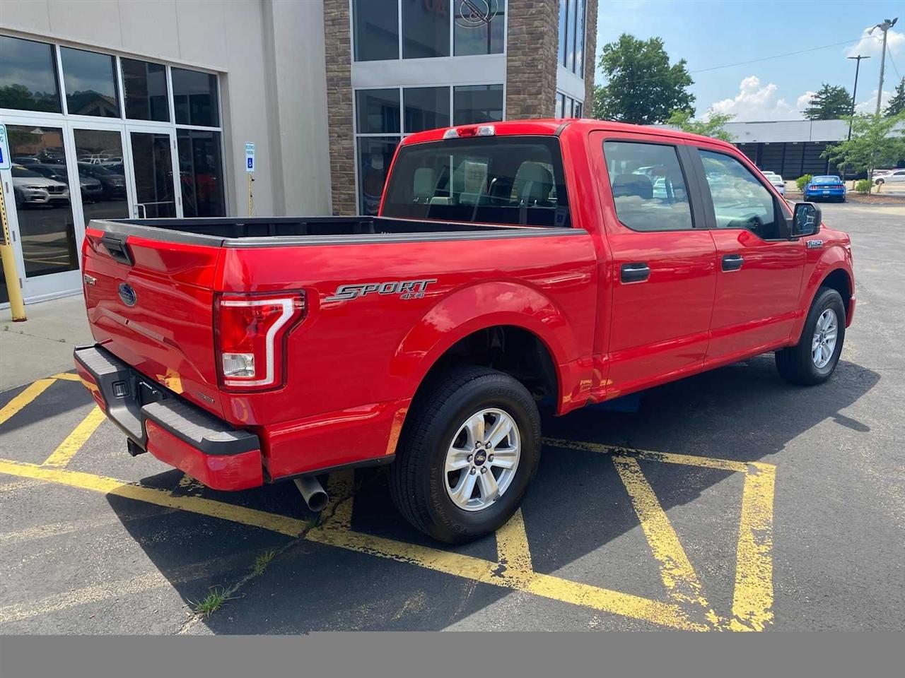 Ford F-150 XL SuperCrew 5.5-ft. Bed 4WD 2015