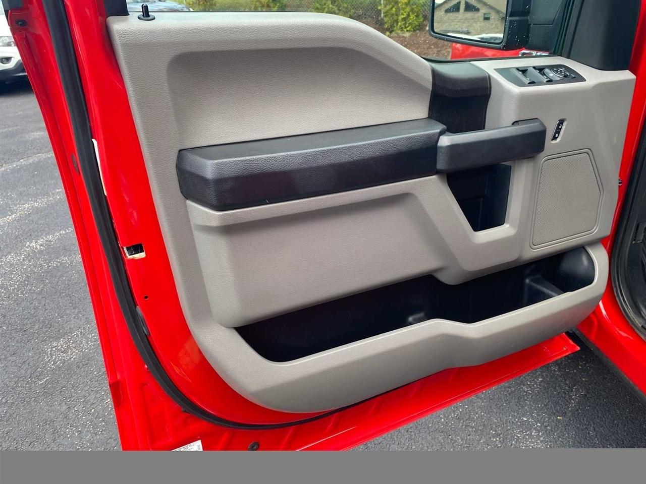 Ford F-150 XL SuperCrew 5.5-ft. Bed 4WD 2015
