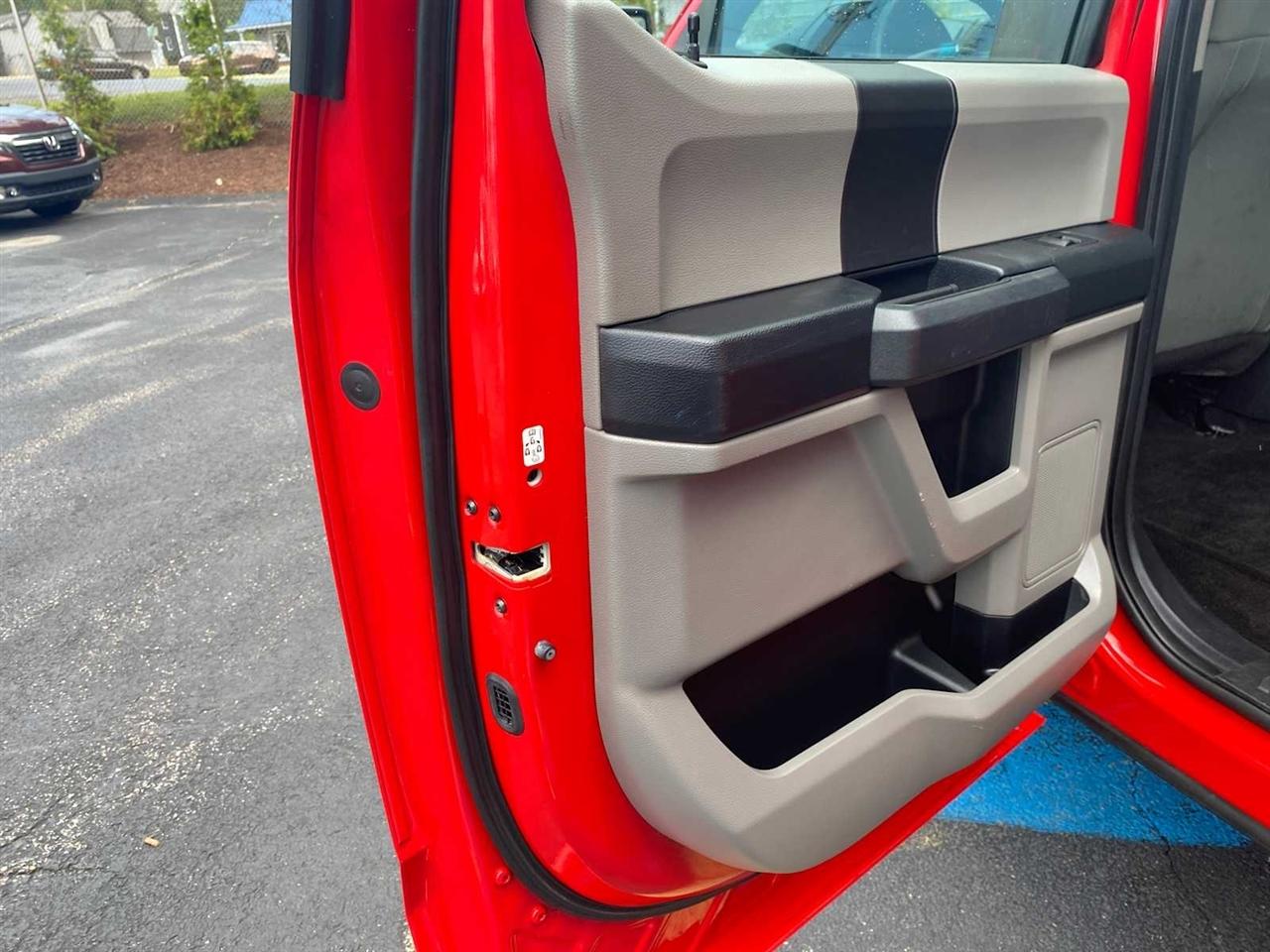 Ford F-150 XL SuperCrew 5.5-ft. Bed 4WD 2015