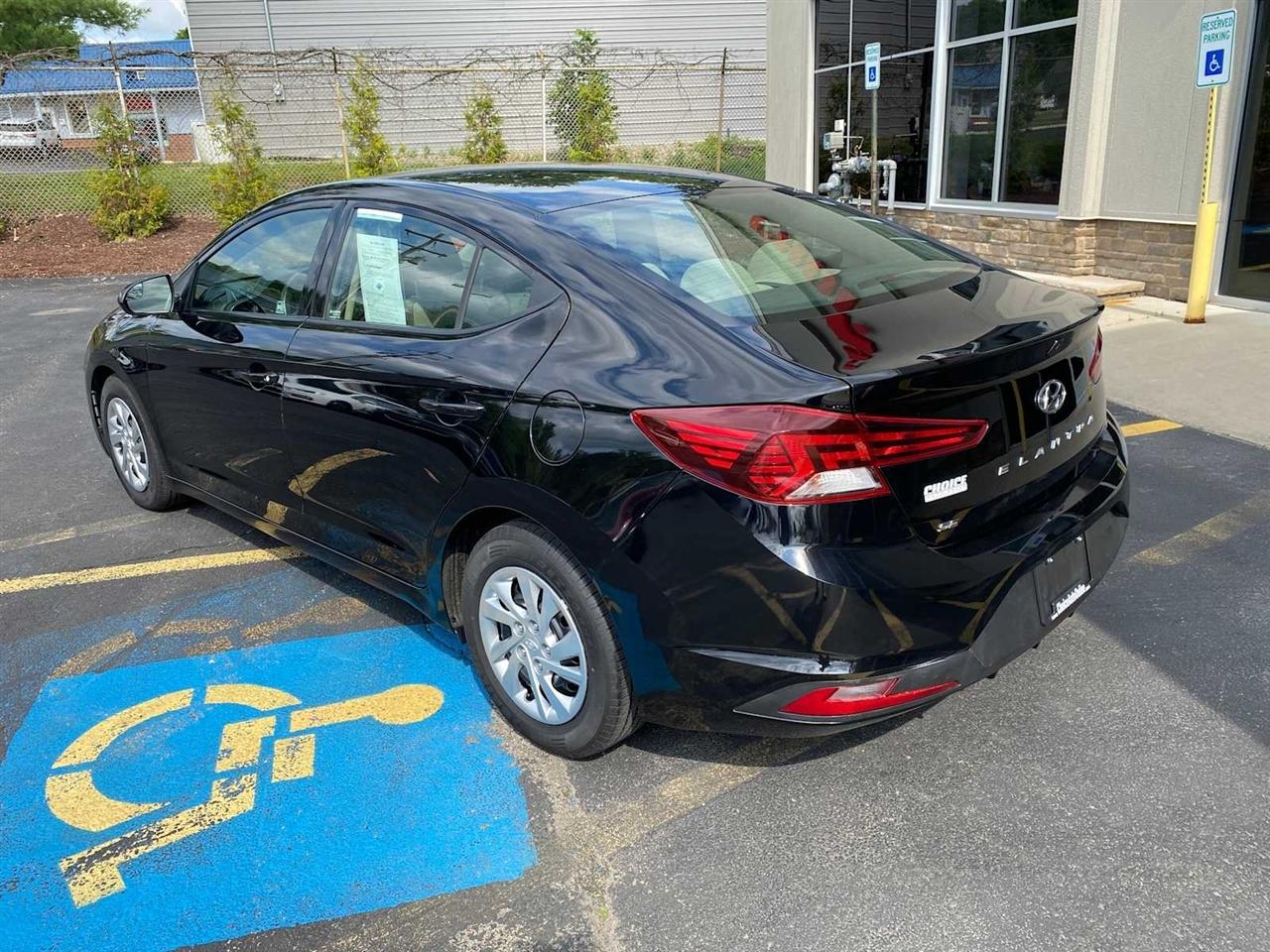 Hyundai Elantra SE 6AT 2019