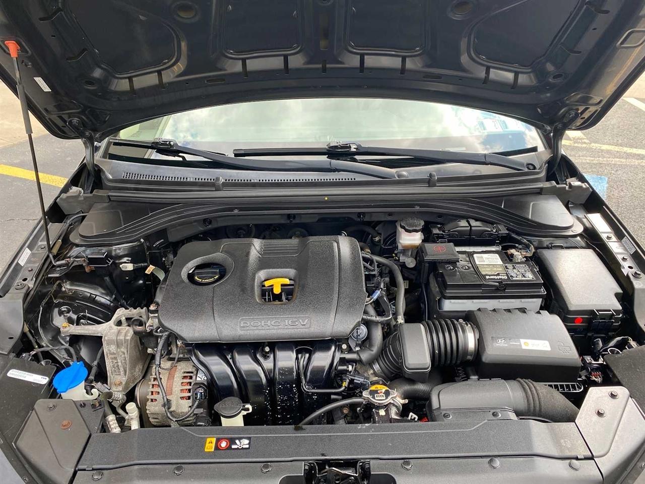 Hyundai Elantra SE 6AT 2019