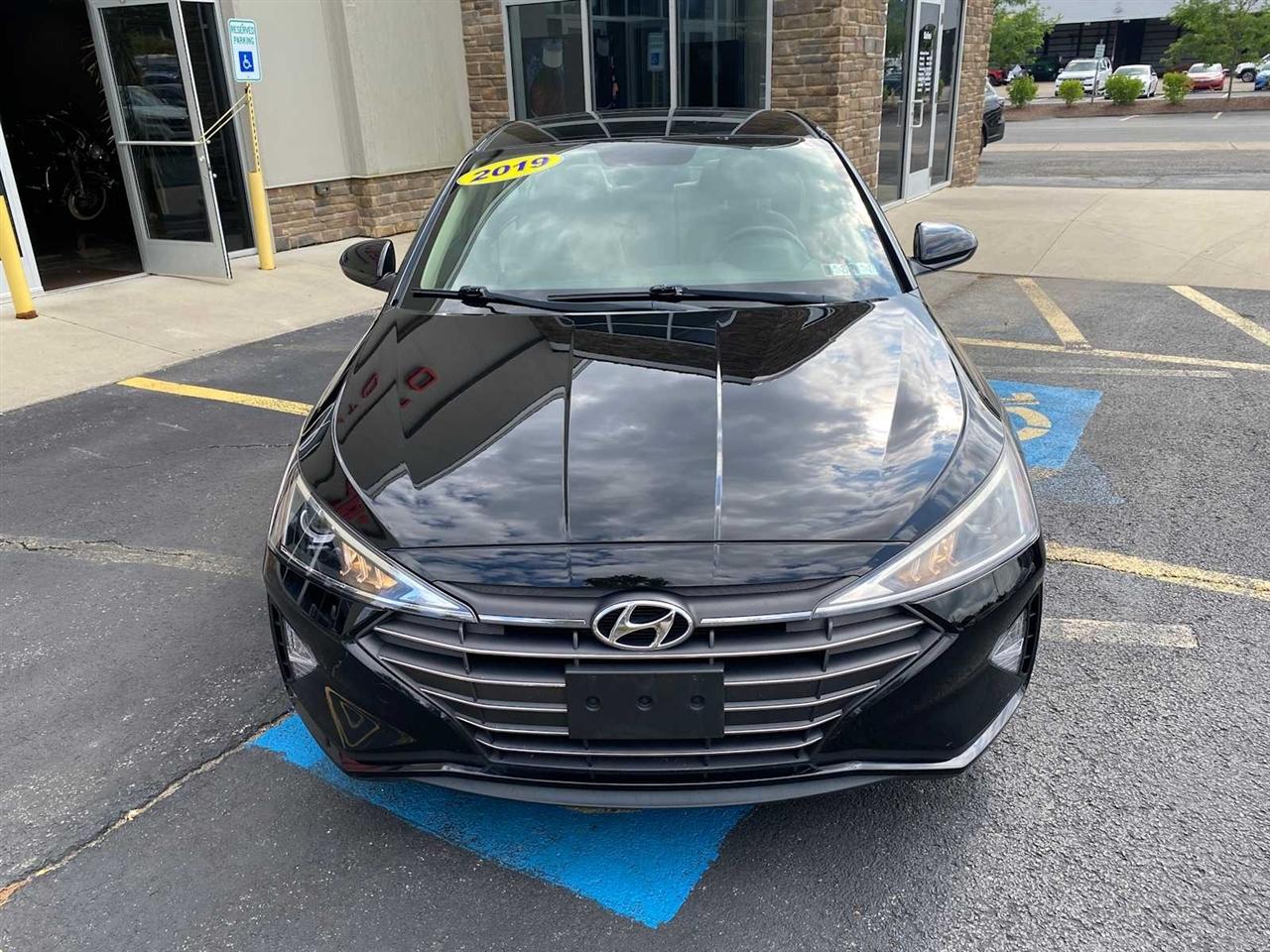 Hyundai Elantra SE 6AT 2019