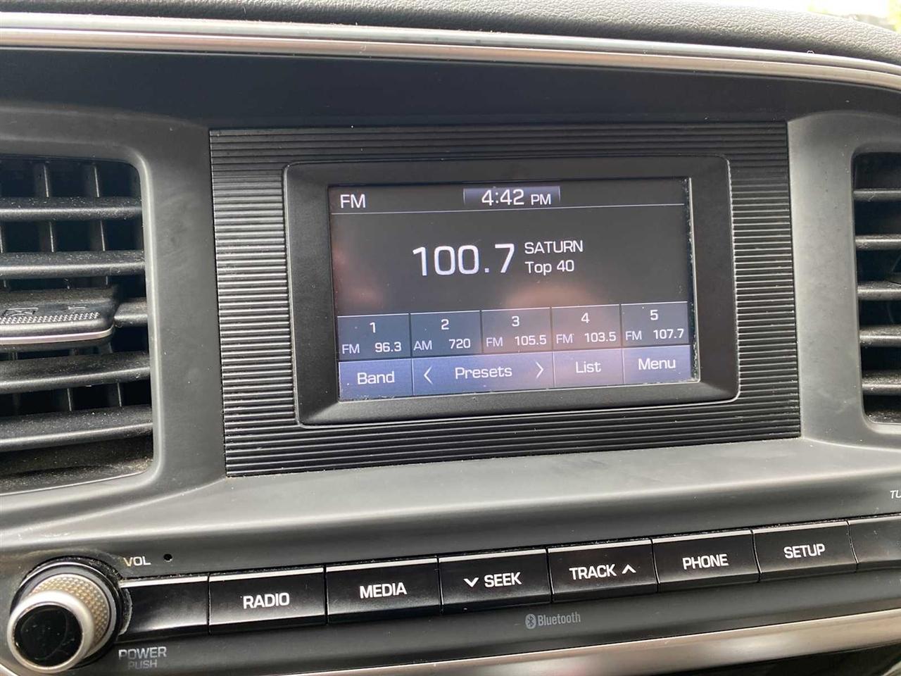 Hyundai Elantra SE 6AT 2019