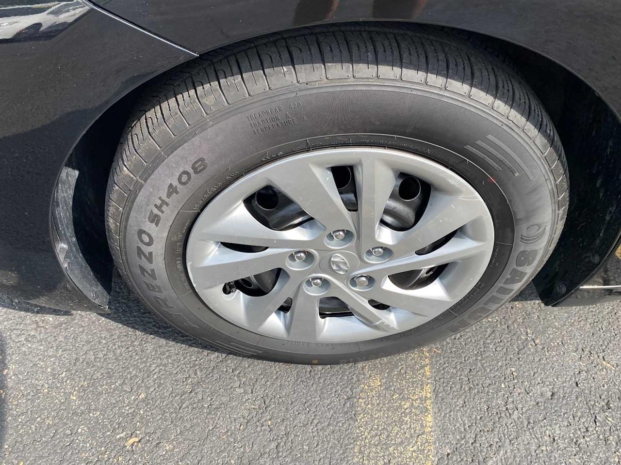 Hyundai Elantra SE 6AT 2019