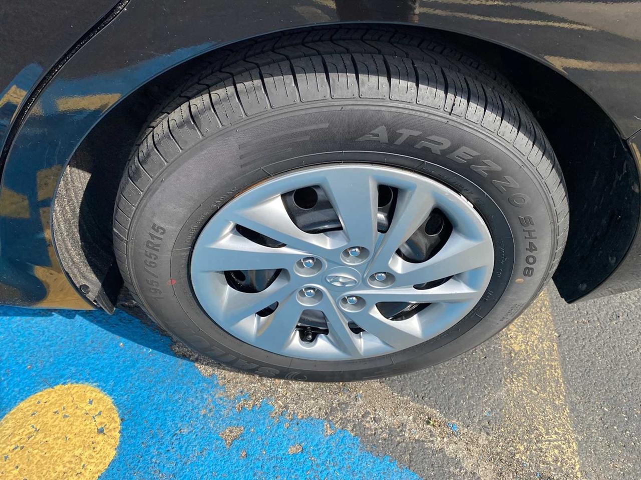 Hyundai Elantra SE 6AT 2019