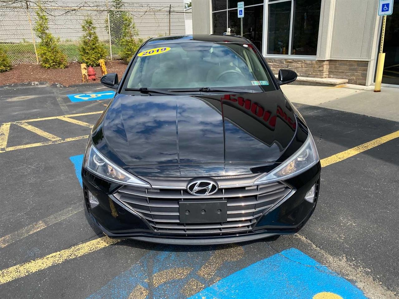 Hyundai Elantra SE 6AT 2019