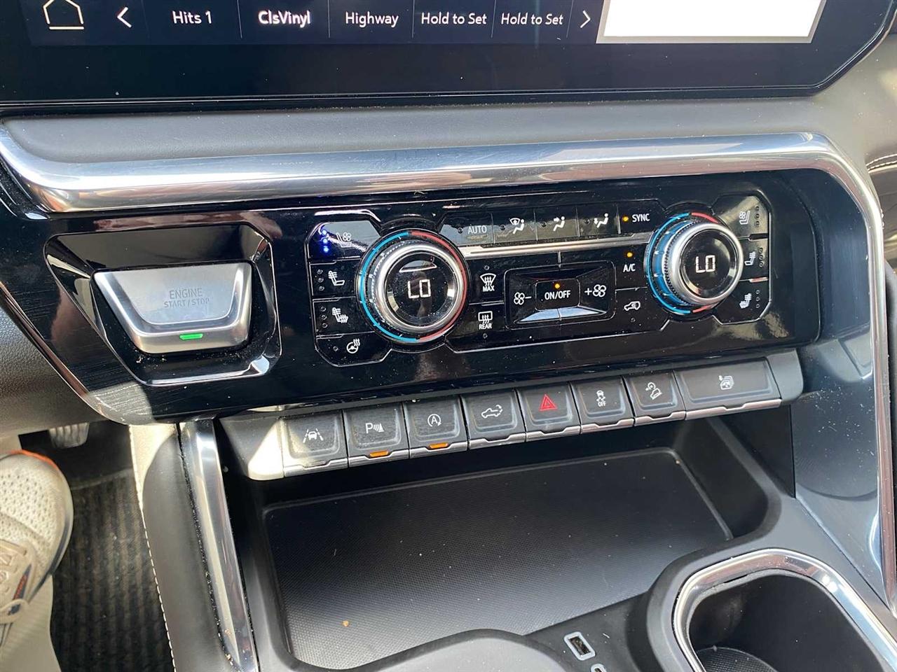 GMC Sierra 1500 Denali Ultimate Crew Cab 4WD 2024