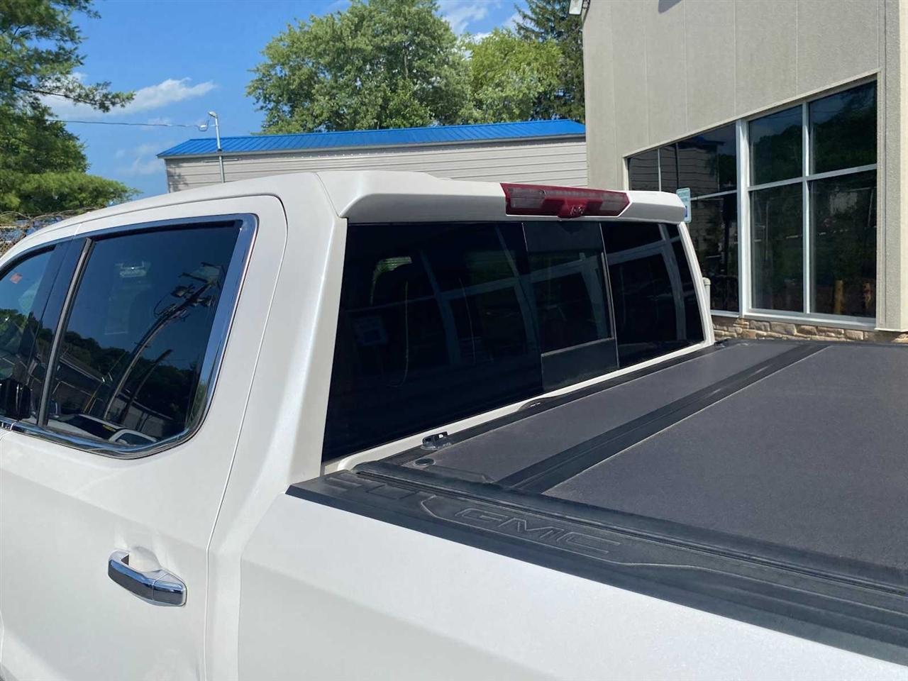 GMC Sierra 1500 Denali Ultimate Crew Cab 4WD 2024
