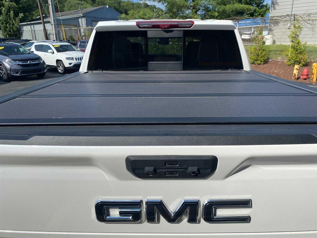 GMC Sierra 1500 Denali Ultimate Crew Cab 4WD 2024