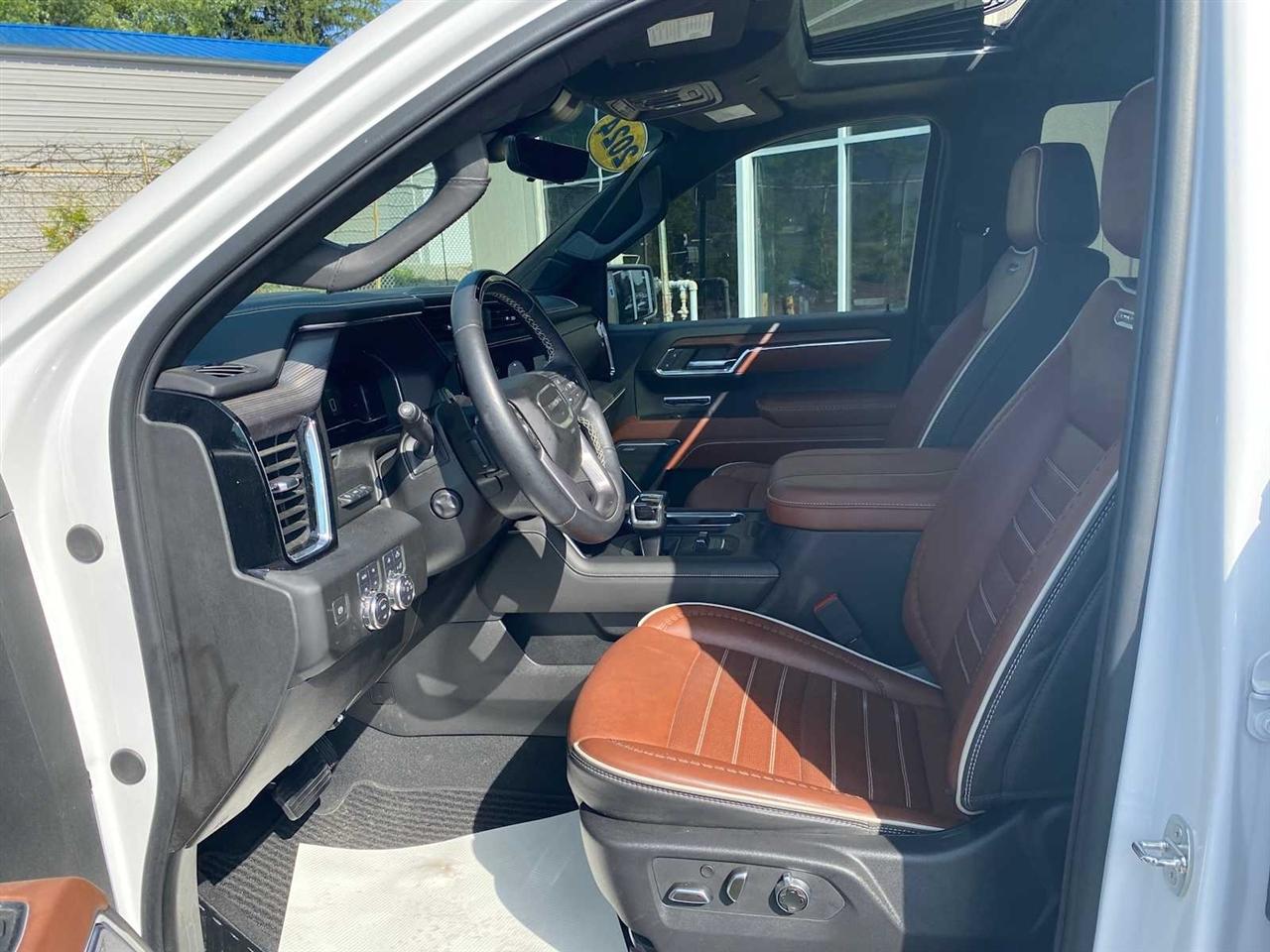 GMC Sierra 1500 Denali Ultimate Crew Cab 4WD 2024