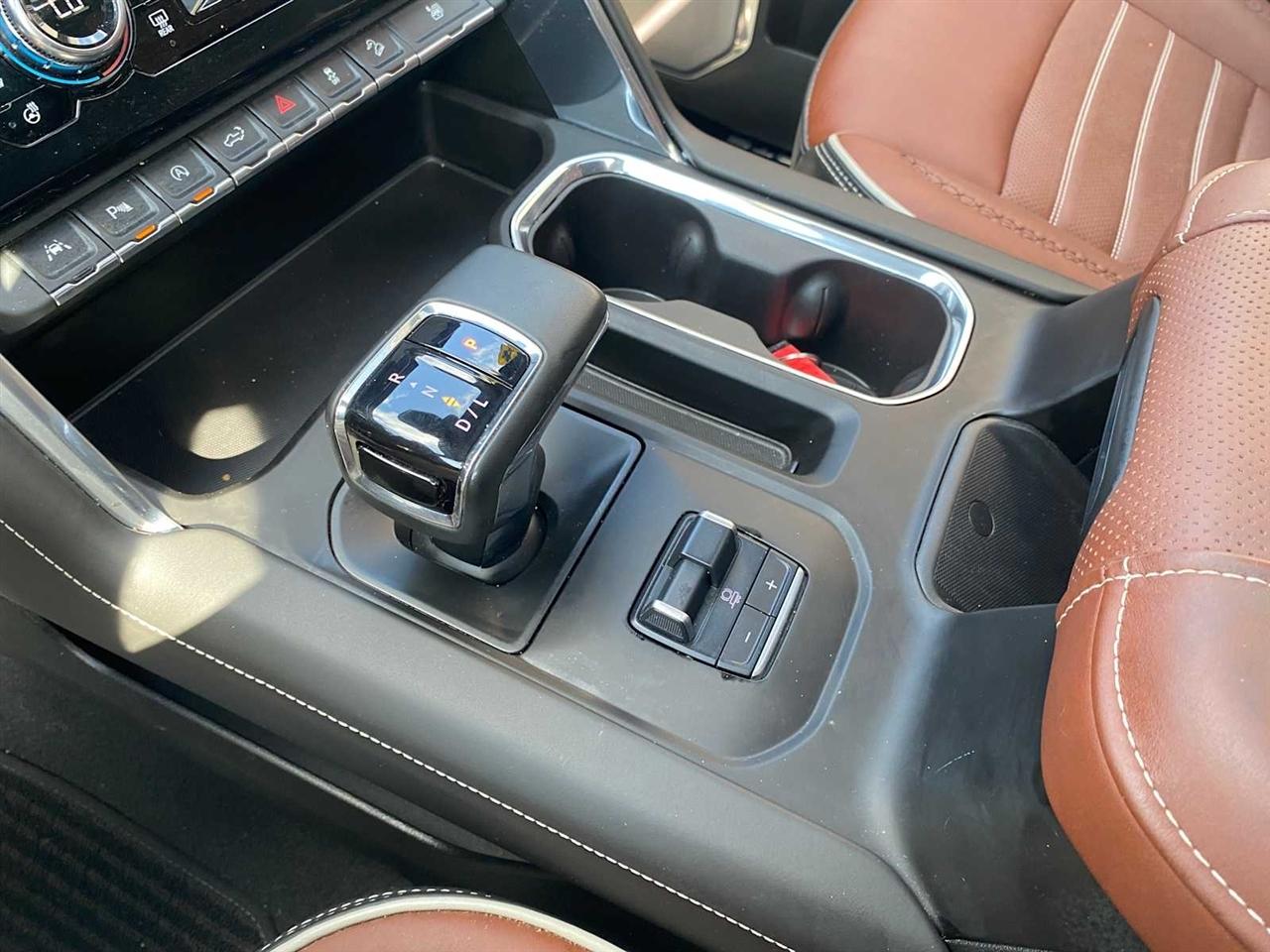 GMC Sierra 1500 Denali Ultimate Crew Cab 4WD 2024