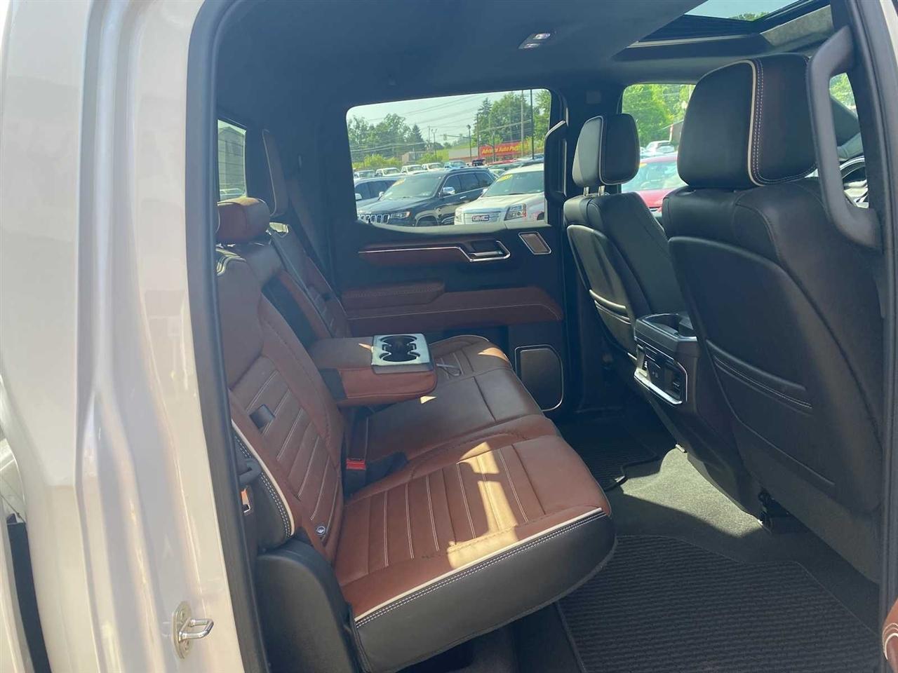 GMC Sierra 1500 Denali Ultimate Crew Cab 4WD 2024
