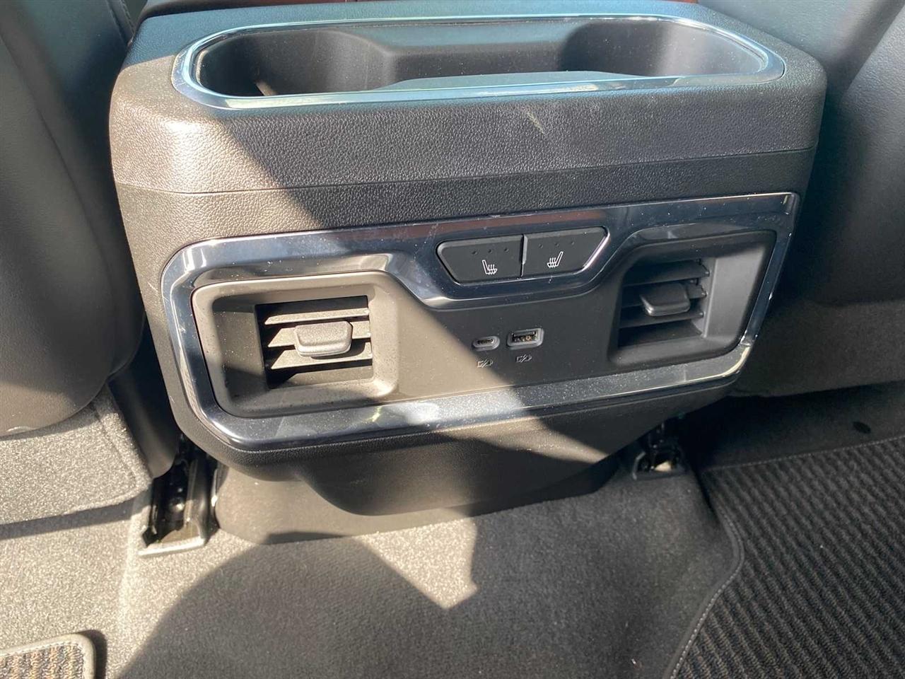 GMC Sierra 1500 Denali Ultimate Crew Cab 4WD 2024