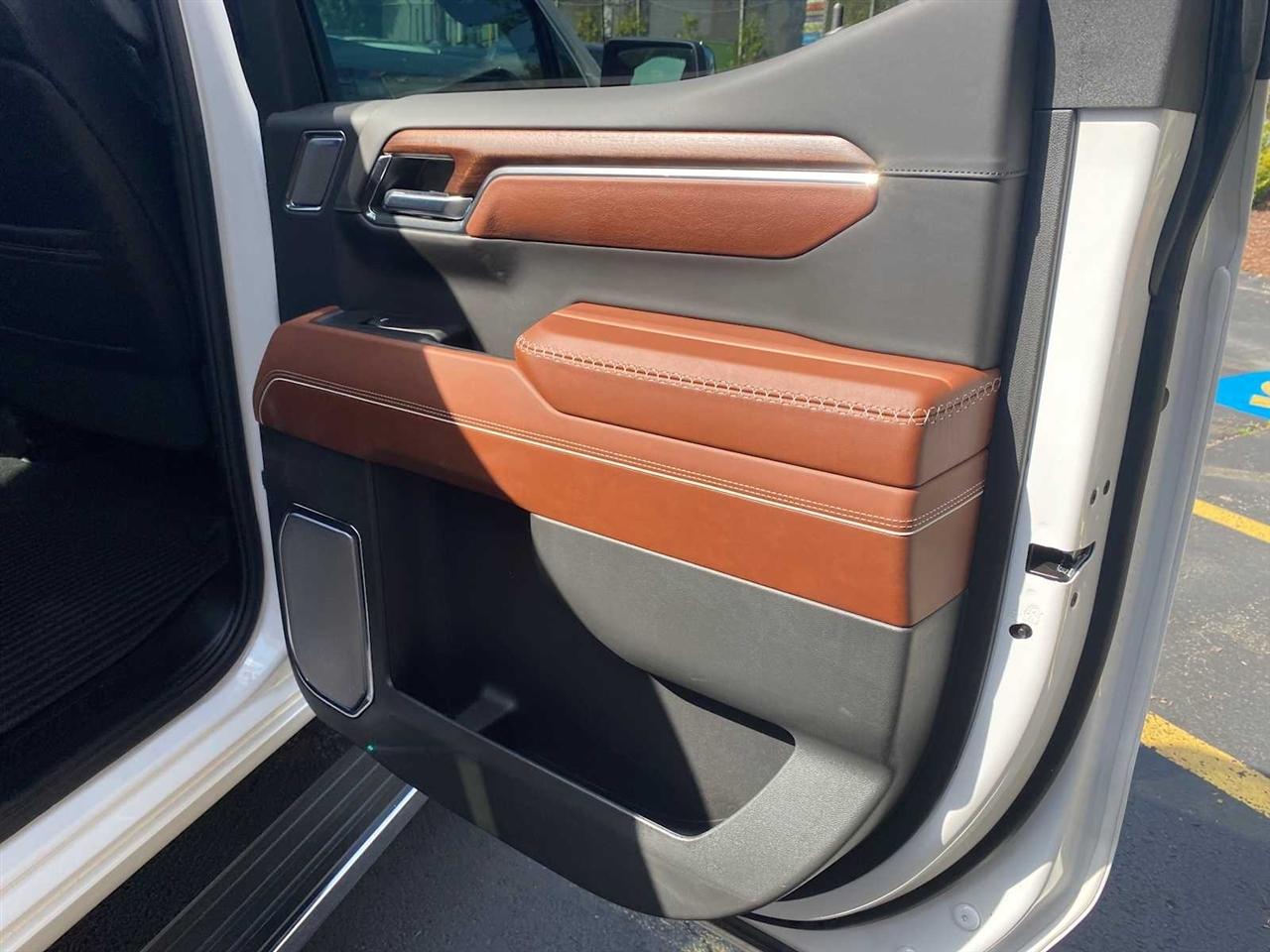 GMC Sierra 1500 Denali Ultimate Crew Cab 4WD 2024