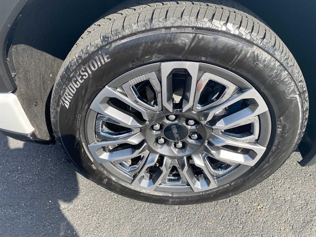 GMC Sierra 1500 Denali Ultimate Crew Cab 4WD 2024