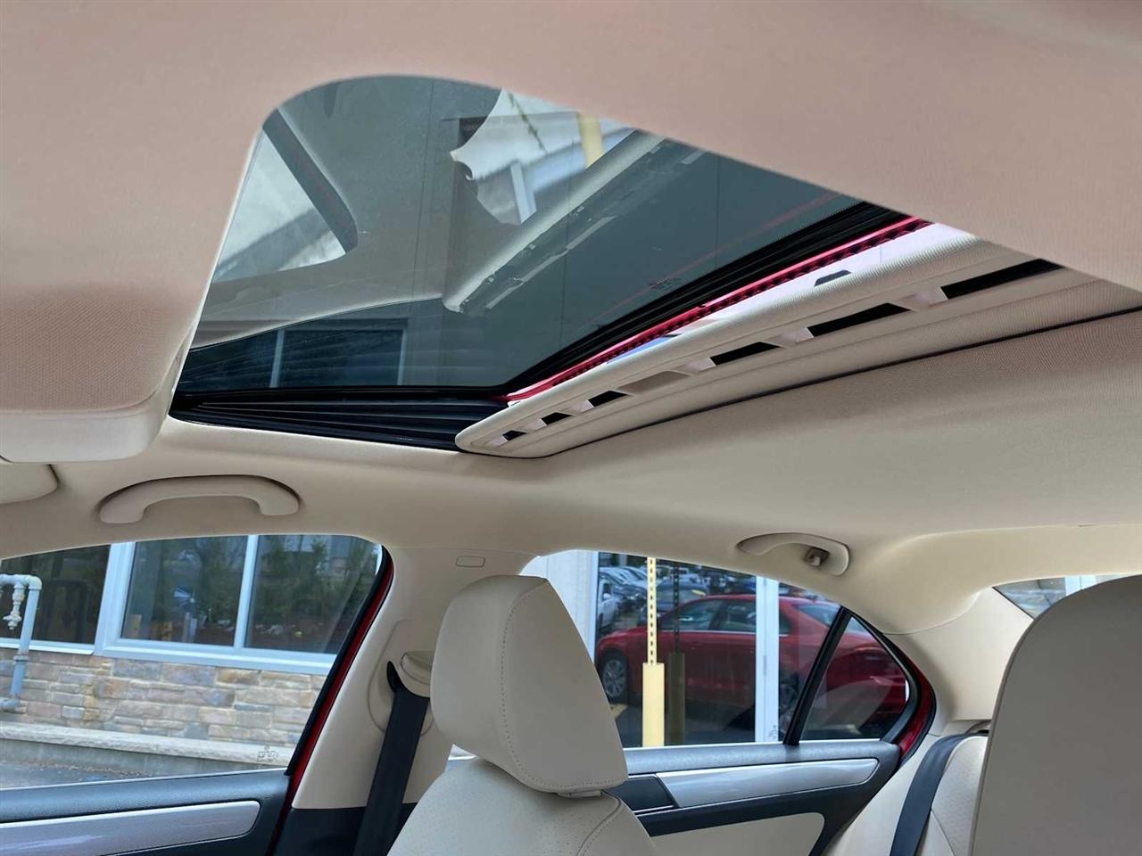 Volkswagen Jetta SE 6A 2015