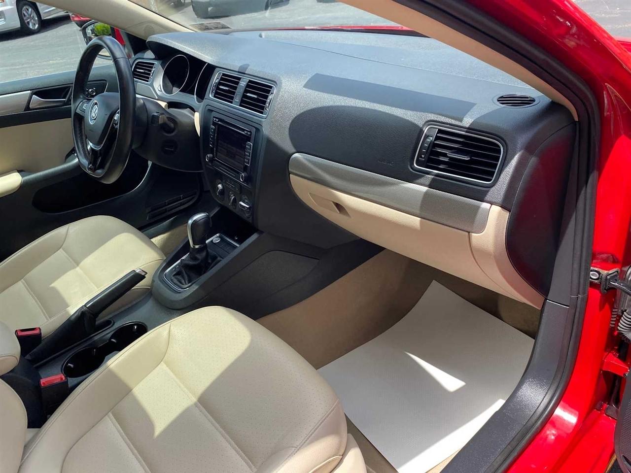 Volkswagen Jetta SE 6A 2015