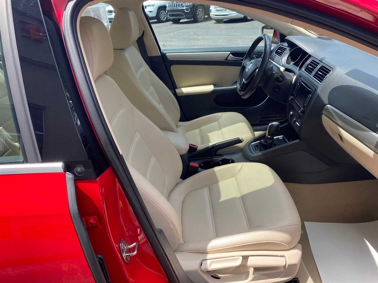Volkswagen Jetta SE 6A 2015